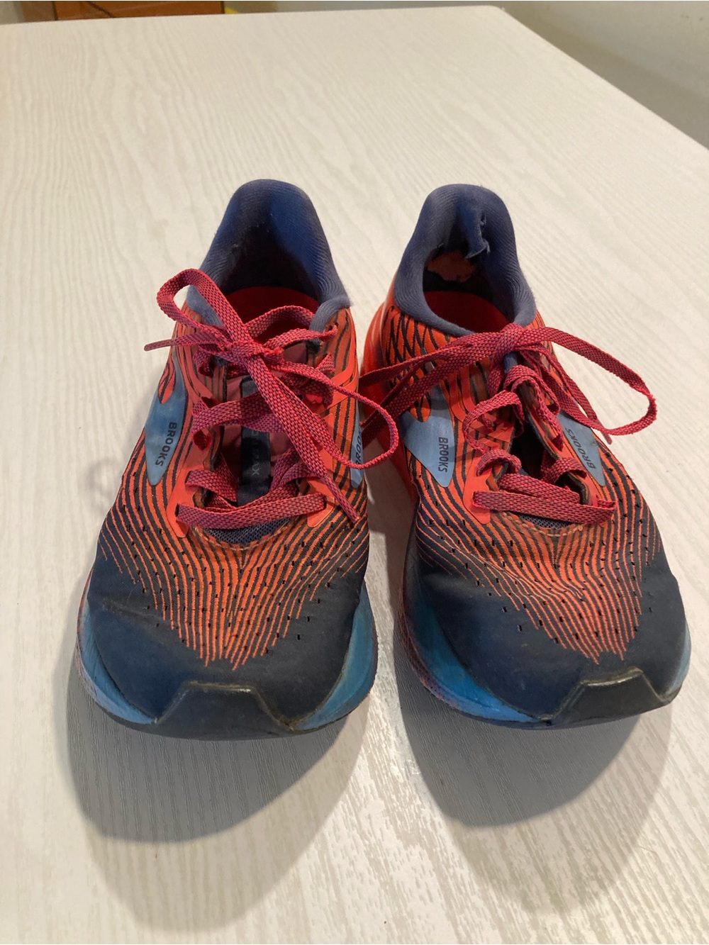Brooks women’s Athletic Running Shoes - Red and Blue - Picture 4 of 11